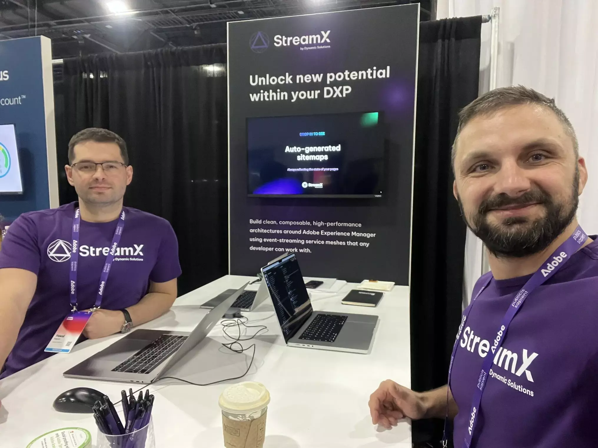 Paweł Boguski and Michał Cukierman at the StreamX booth